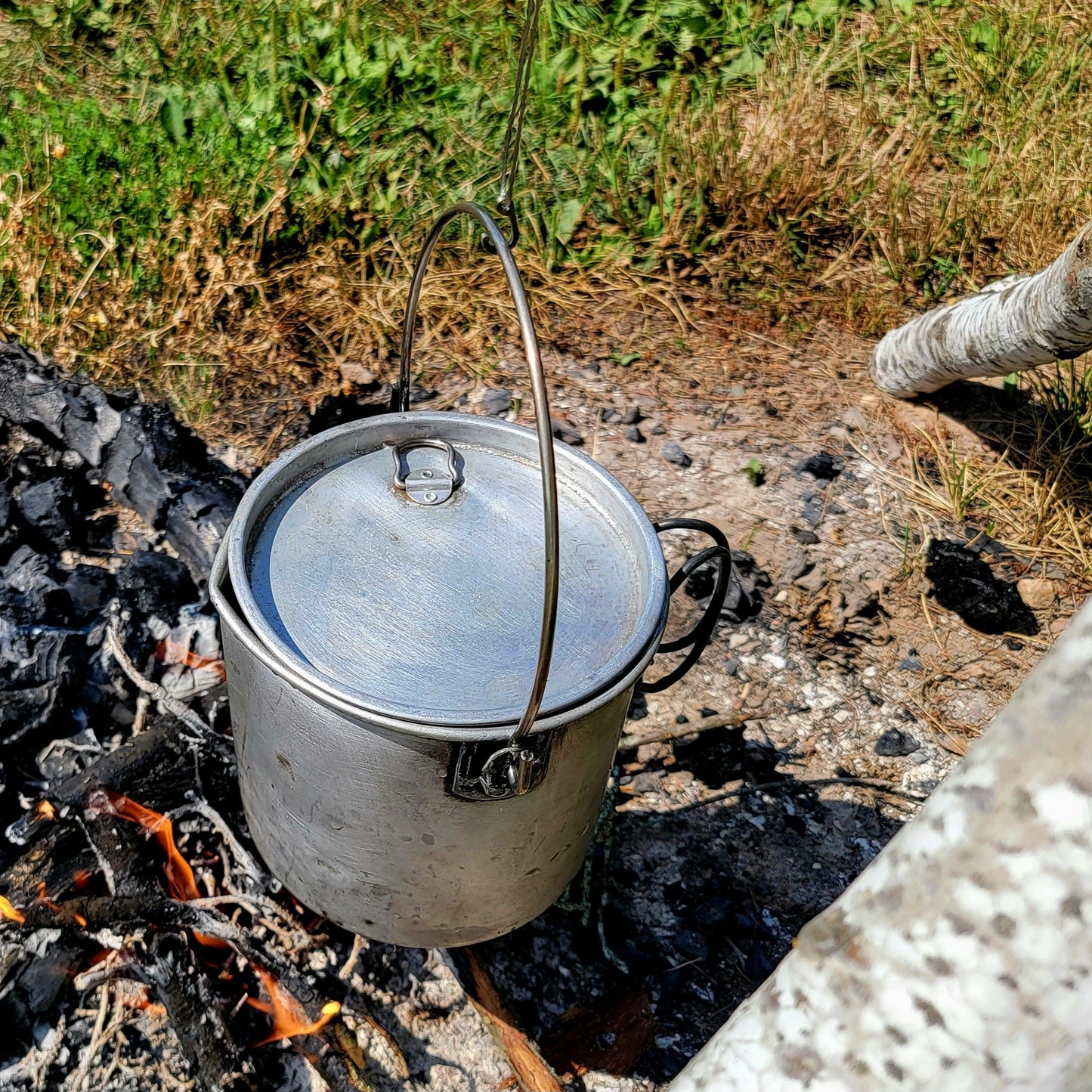 Brautigam Expedition Works Camp Snare integrated hook to hold pots with a bail handle